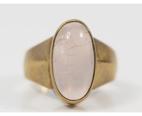 A 333 gold cabochon cut rose quartz dress ring, P, 5.2g 