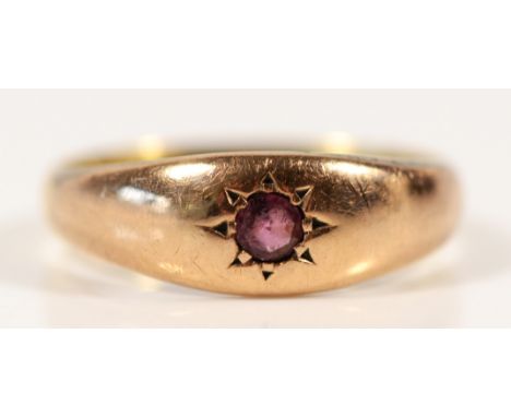 An 18ct gold garnet dress ring, L, London 1892, 2.1g