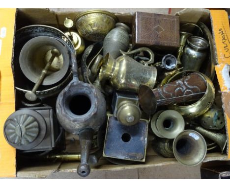 Box of brassware including a lantern.
