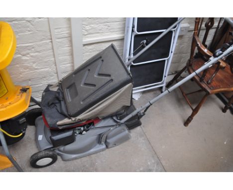 A Honda Easystart self-propelled rear roller lawn mower, GWO.