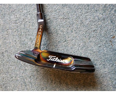 SCOTTY CAMERON, Limited edition Holiday Collection 2002 Putter Loft 4, Lie 71, Length 35'' Futura Model Limited edtion of 100