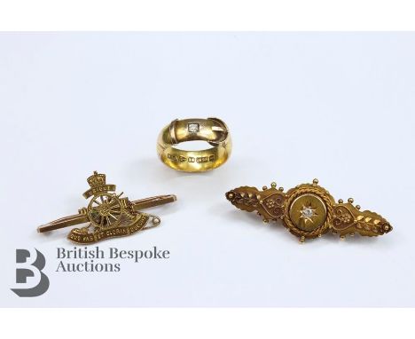 Miscellaneous gold jewellery, including a 15ct yellow gold and diamond bar brooch (pin bent) 45 mm, approx 3.5 gms; a 9ct gol