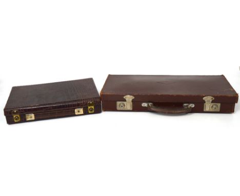 Two small vintage cases (2).