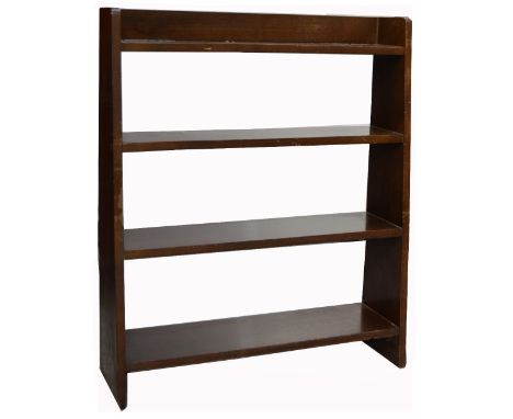 A contemporary oak three shelf bookcase, 93 x 67cm.