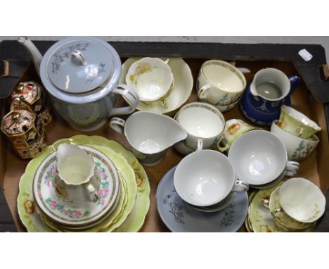 A quantity of teaware and decorative ceramics to include an English floral decorated tea service, a part Hammersley tea servi