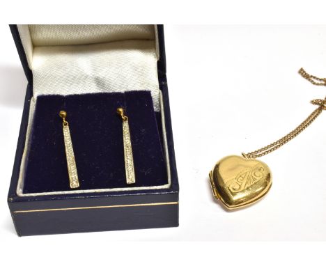 A MODERN 9CT GOLD HEART-SHAPED LOCKET ON A FINE CURB CHAIN, AND A PAIR OF PENDENT EARRINGS The part foliate engraved locket, 