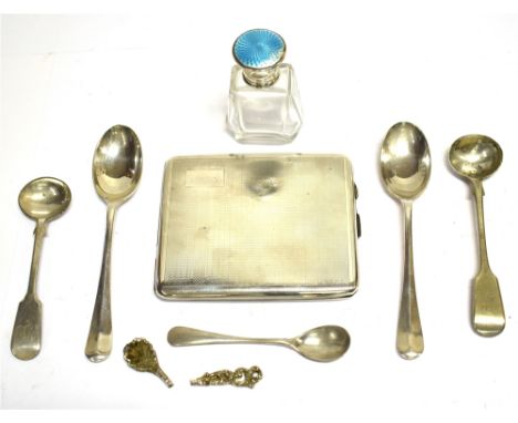 A COLLECTION OF SMALL SILVER ITEMS INCLUDING AN ART DECO SILVER RECTANGULAR CIGARETTE CASE with engine-turned bands, Birmingh