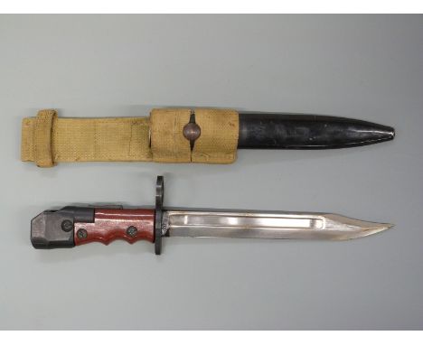 British No.7 MKI bayonet with scabbard and frog, dated to blade 1948, blade length 20cm