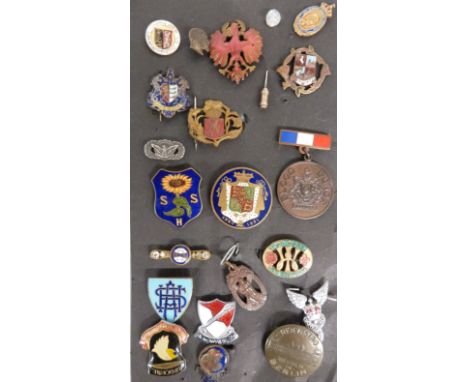 Twenty-one various enamel and other badges including German, IOGT, blood donor, red enamel eagle, Ramsgate etc