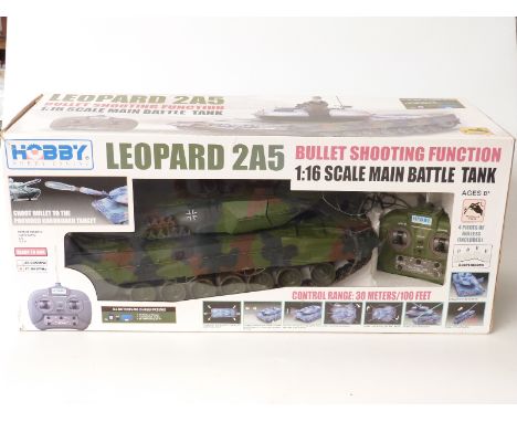 Hobby Engine Leopard 2A5 remote control 1:16 scale bullet shooting tank, in original box 