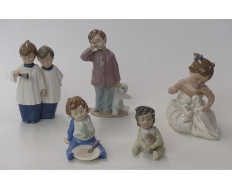 Five Nao child / baby figures