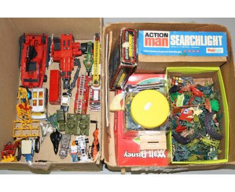 A BOXED AIRFIX/MEGO MICRONAUTS FORCE COMMANDER FIGURE, No.50306-0, with instructions, appears largely complete, except for on