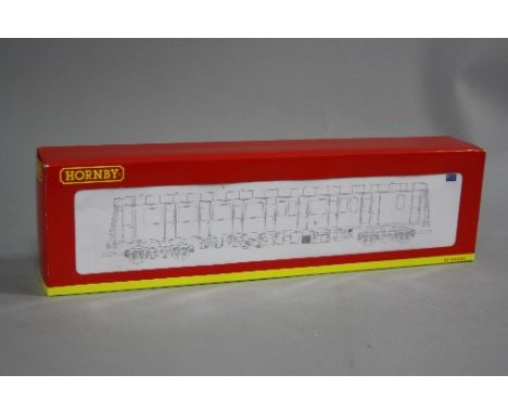 A BOXED HORNBY RAILWAYS OO GAUGE CLASS 121 SINGLE CAR DMU, no. 121 020, Chiltern Railways blue livery (R2769), complete with 
