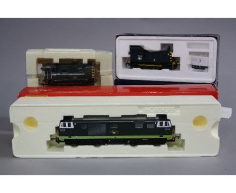 TWO BOXED HORNBY AND BOXED BACHMANN OO GAUGE LOCOMOTIVES, Class 35 Hymek Diesel Hydraulic, no. D7046, (R2410), Class 08 Shunt