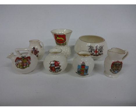 WH GOSS LONDON CRESTEDWARE, comprising Holborn Spanish jug, Islington jug, Croydon kettle, Poplar urn, City of London urn Rd.