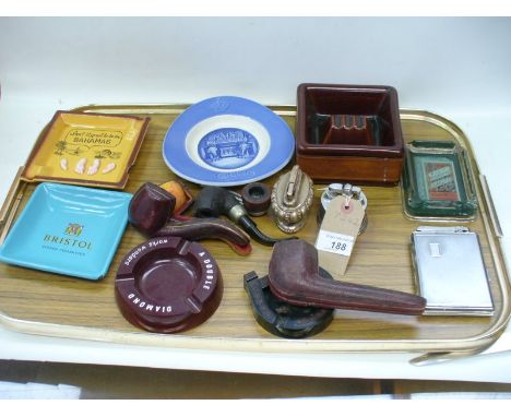 A Collection of advertising ashtrays including a blue and white Carlsberg example, a Double Diamond bakelite ashtray, table l