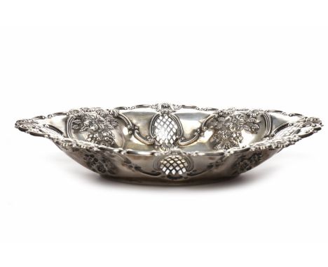 EDWARDIAN SILVER OVAL COMPORTmaker Snow & Ashworth, Birmingham 1901, with scroll rim with pierced and floral decoration with 