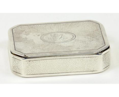 A GEORGE III SILVER SNUFF BOX, LONDON 1799, 2OZS