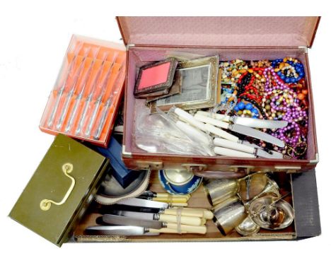 MISCELLANEOUS PLATED ARTICLES INCLUDING AN ART DECO TORPEDO SHAPED CASTER, FLATWARE AND COSTUME JEWELLERY, ETC
