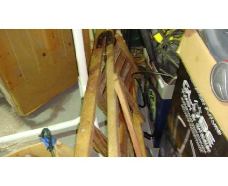 Bundle of garden tools & wooden steps