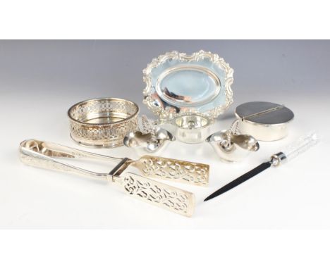 A selection of silver plated and other table wares, to include; cheese serving implements, ash trays, asparagus servers, suga