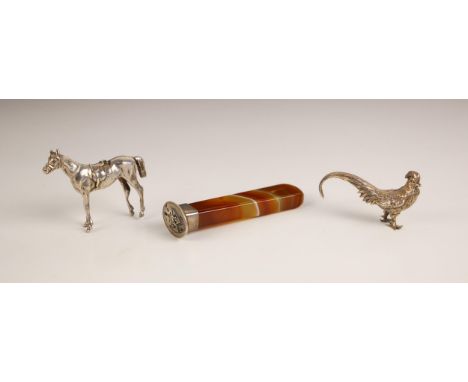 A banded agate handled silver mounted seal, London 1976, engraved with a shield crest with squirrels and rampant lions, below