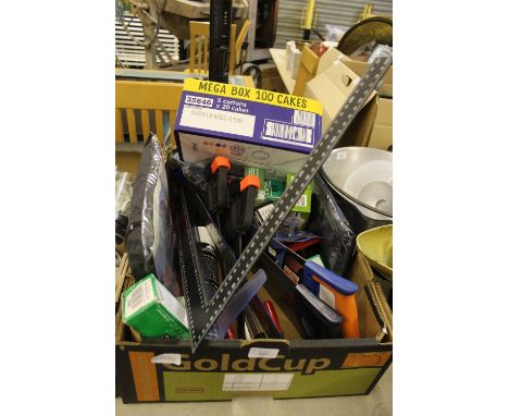 Box of tools/lightbulbs