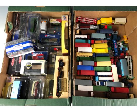 Two trays of 1/76 scale HO / OO gauge diecast model vehicles,&nbsp;including a large qty. of unboxed EFE commercials and cars