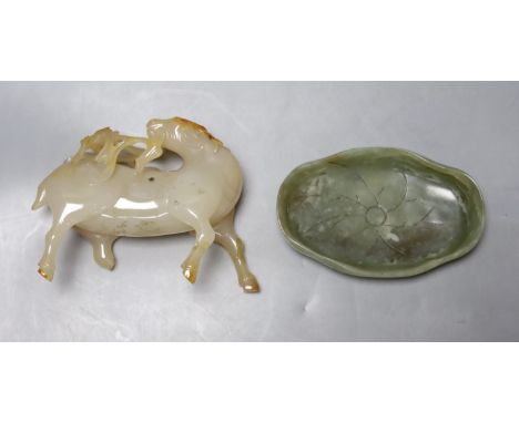 A 19th century Chinese carved jade brushwasher together with an agate figure of a stag, tallest 11cm