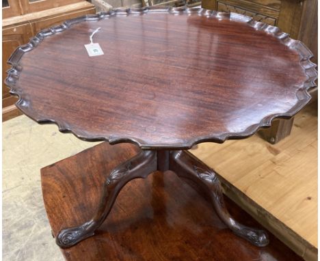 A Chippendale style mahogany circular pie-crust coffee table (cut down) 70cm diameter, height 51cm