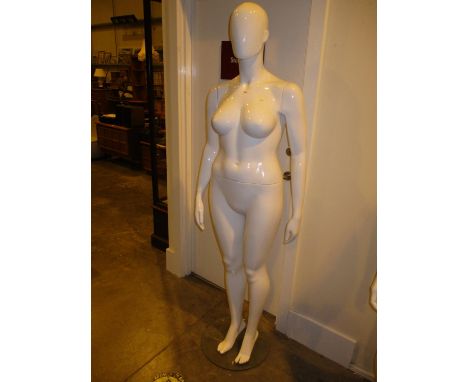 Female Mannequin 
