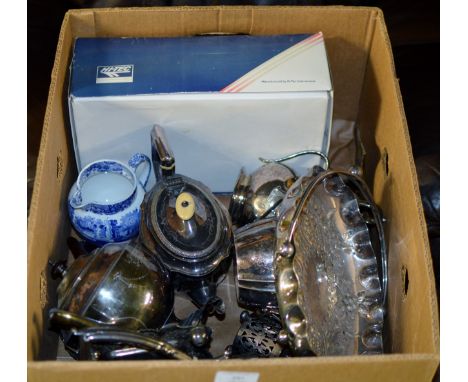 BOX CONTAINING GURGLE JUG, SPODE JUG & VARIOUS EPNS WARE     