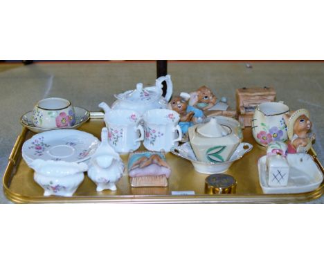 TRAY CONTAINING HAMMERSLEY TEA WARE, VARIOUS PENDELFIN RABBIT ORNAMENTS, KENSINGTON POTTERY ETC     