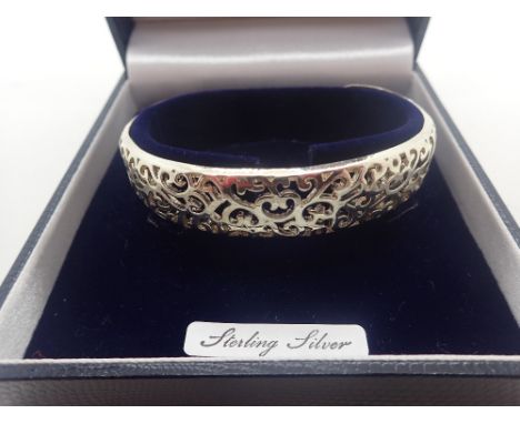 Hammered silver bangle