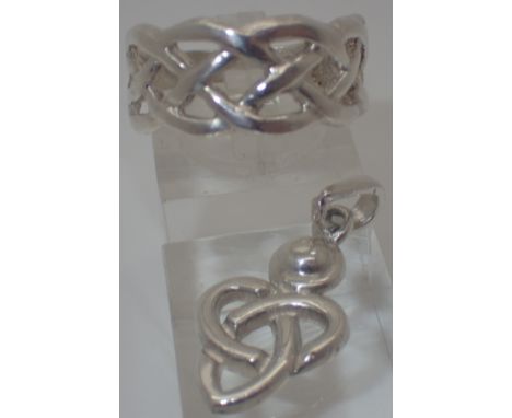 925 silver celtic ring and pendant set, ring size S/T
