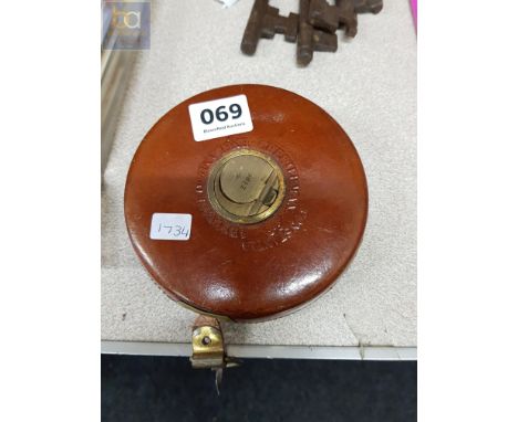 VINTAGE LEATHER CHESTEMAN MEASURING TAPE 