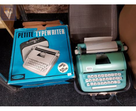 VINTAGE BOXED TYPEWRITER 
