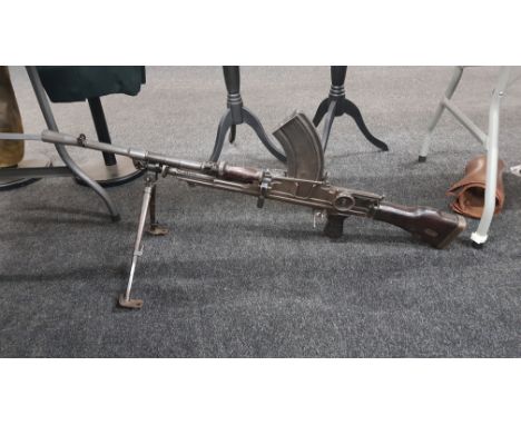 DEACTIVATED BRITISH WORLD WAR 2 MK1 BREN LIGHT MACHINE GUN &amp; BIPOD DATED 1940 #D8764