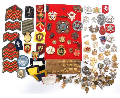 Foreign Cap And Other Badgescap include enamel United Nations ... Plated and gilt USN ... Anodised US Forces ... Darkened USM