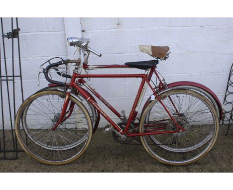 Two vintage gents push bikes. Including a Europa Sprint and a Hercules New Yorker.