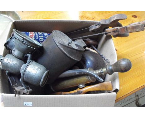 A carbide bicycle lamp, various tools and corkscrews (box)