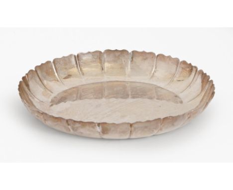 An Irish silver strawberry dish, 25cm diam, by The Royal Irish Silver Co, Dublin 1973, 18oz 15dwt  Light polish scratches, no