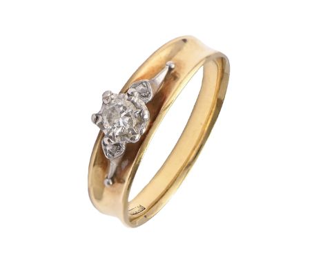 A diamond ring, in gold, marked 18ct, 4.5g, size R  Good condition
