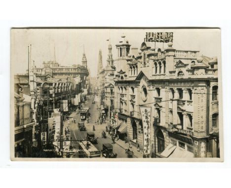 A large collection of postcards, the majority British and foreign topographical views including France, Fiji, Algeria, China,