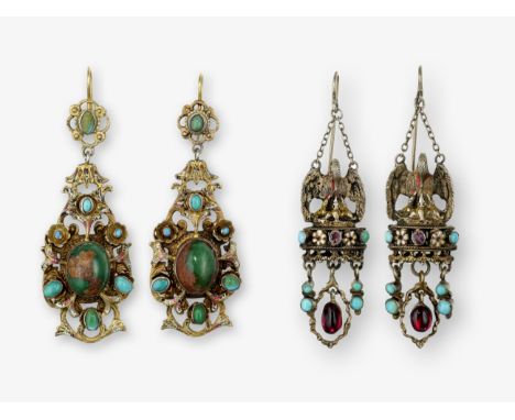 Zwei Paar Ohrgehänge mit Türkisen und GranatenDeutschland oder Österreich, um 1880 Gelbgold 585/-, 333/- und Silber, getestet