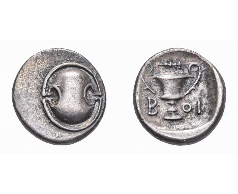 Ca. 395 - 340 BC Obv: Boeotian shield. Rev: BOI Kantharos; above, club; to right, bunch of grapes. BCD Boiotia 31; HGC 4, 116