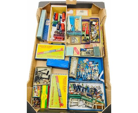 Hornby O Gauge Lead figures / Railwaymen, Dinky Toys lead accessories, Tinplate post boxes &amp; platform ticket machines, Ho