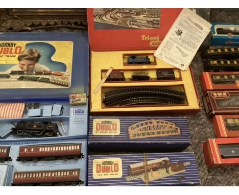 Hornby Triang Large railway toy collection to include Dublo sets of boxed sets and related sets and loose vintage die cast ca