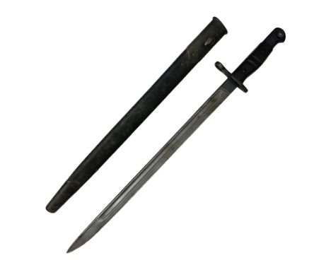 WW1 British pattern 1913 bayonet with 43cm fullered steel blade; various markings to ricasso; in metal mounted leather covere