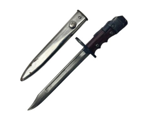 British No.7 Mk.I Combination Bayonet, the 20cm clip point fullered steel blade stamped at the ricasso No.7 MK.1/L, with Paxo